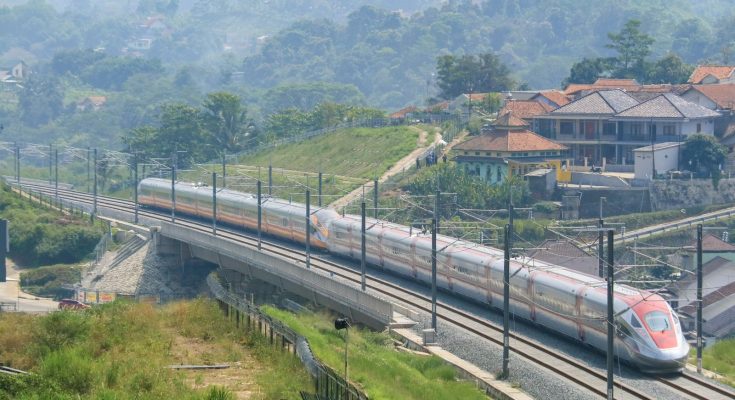 Kereta Api Cepat Jakarta Bandung