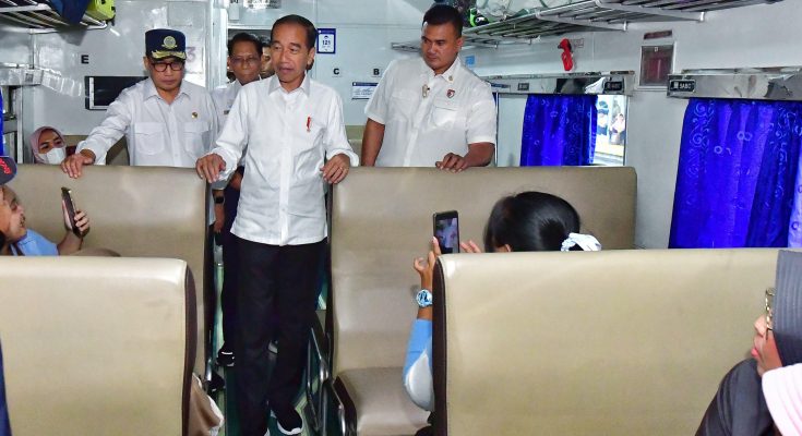 Presiden Joko Widodo meninjau secara langsung arus mudik