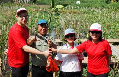 Yayasan WINGS Peduli menggelar Aksi Hijau bersama