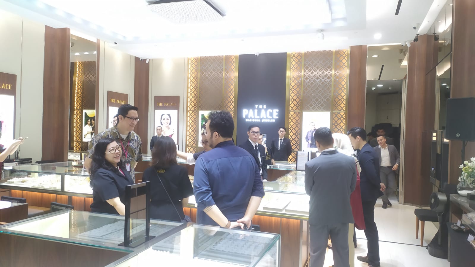 The Palace Jeweler, merek perhiasan emas dan berlian