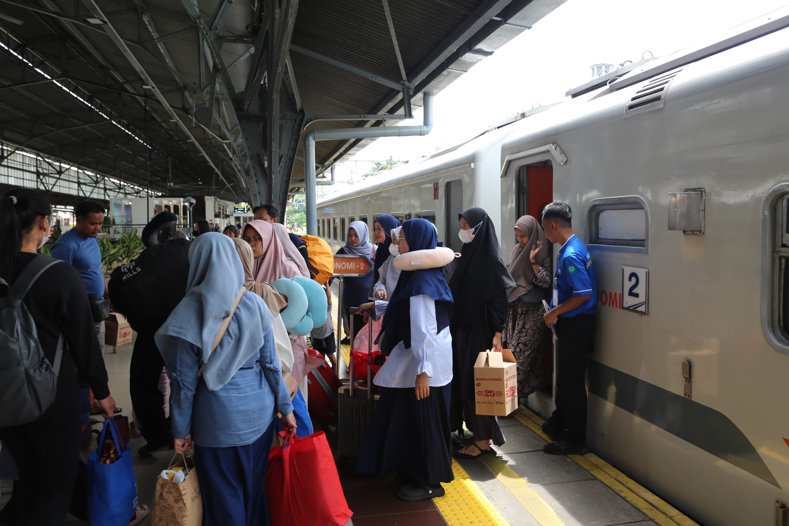 PT Kereta Api Indonesia (Persero) Daop 1 Jakarta mencatat selama periode Natal dan Tahun Baru