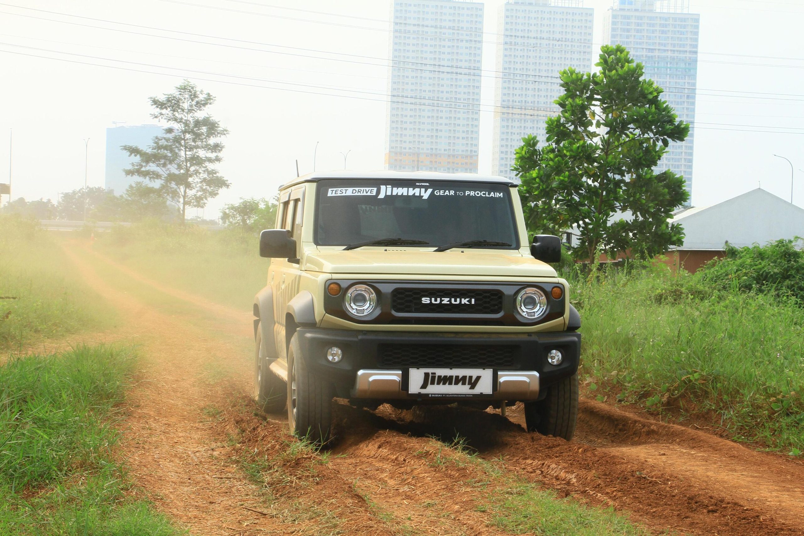 Ciptakan sensasi,  Suzuki Jimny 5-door di Indonesia. Forum Wartawan Otomotif (FORWOT)